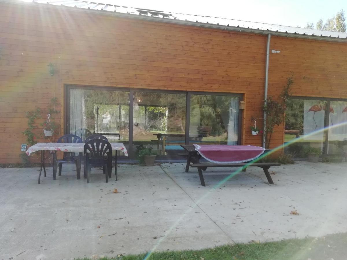 Florennes Gite Neuf 150 M2 Devant Un Grand Lac Prive De 2 Hectares Poissonneux Au Milieu Des Bois Экстерьер фото