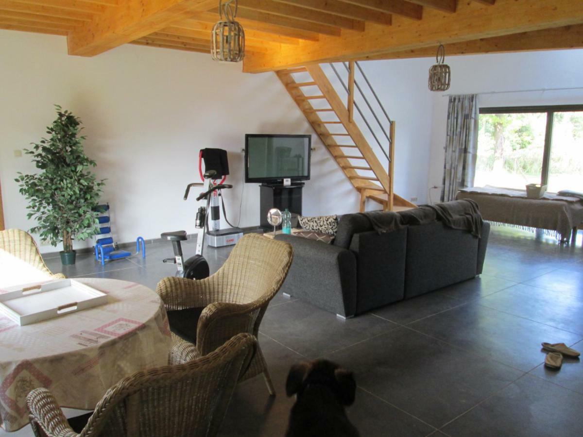 Florennes Gite Neuf 150 M2 Devant Un Grand Lac Prive De 2 Hectares Poissonneux Au Milieu Des Bois Экстерьер фото