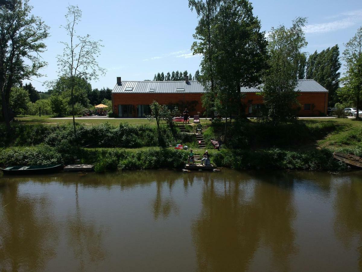 Florennes Gite Neuf 150 M2 Devant Un Grand Lac Prive De 2 Hectares Poissonneux Au Milieu Des Bois Экстерьер фото