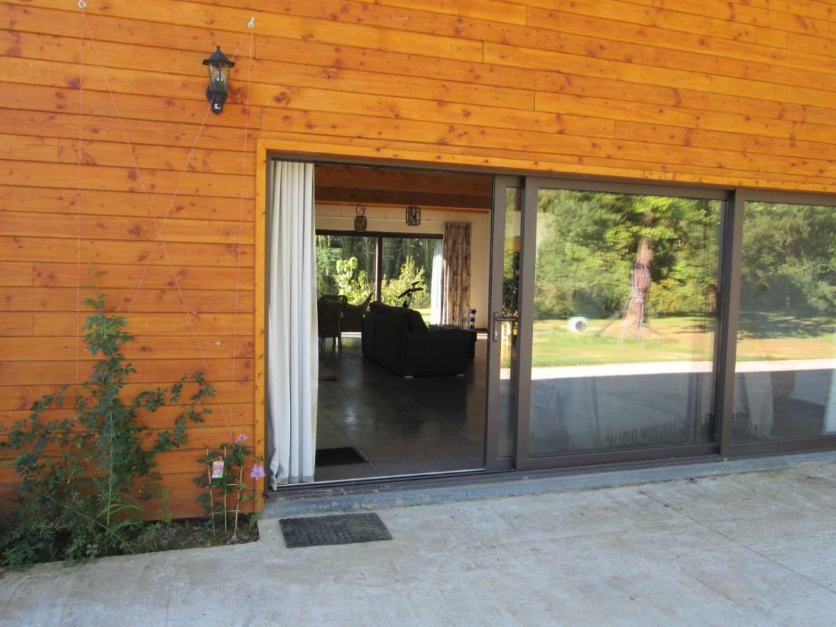 Florennes Gite Neuf 150 M2 Devant Un Grand Lac Prive De 2 Hectares Poissonneux Au Milieu Des Bois Экстерьер фото