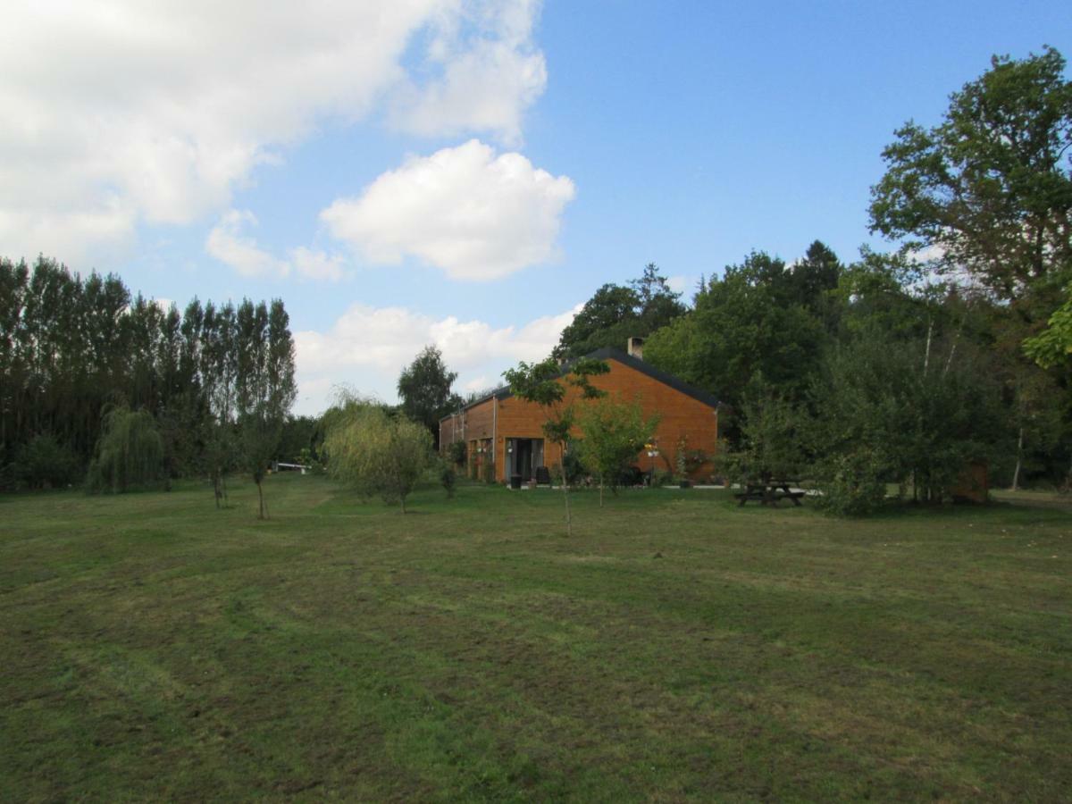 Florennes Gite Neuf 150 M2 Devant Un Grand Lac Prive De 2 Hectares Poissonneux Au Milieu Des Bois Экстерьер фото